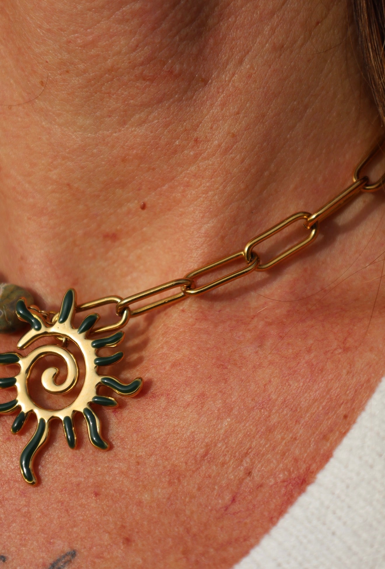 Collar Aura Solar.