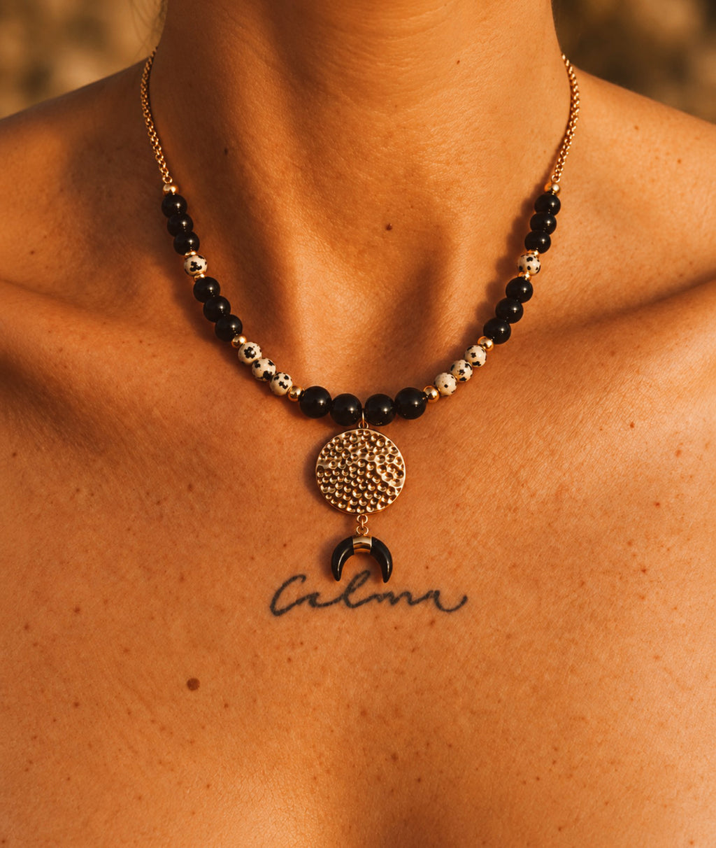 Collar Luna negra.