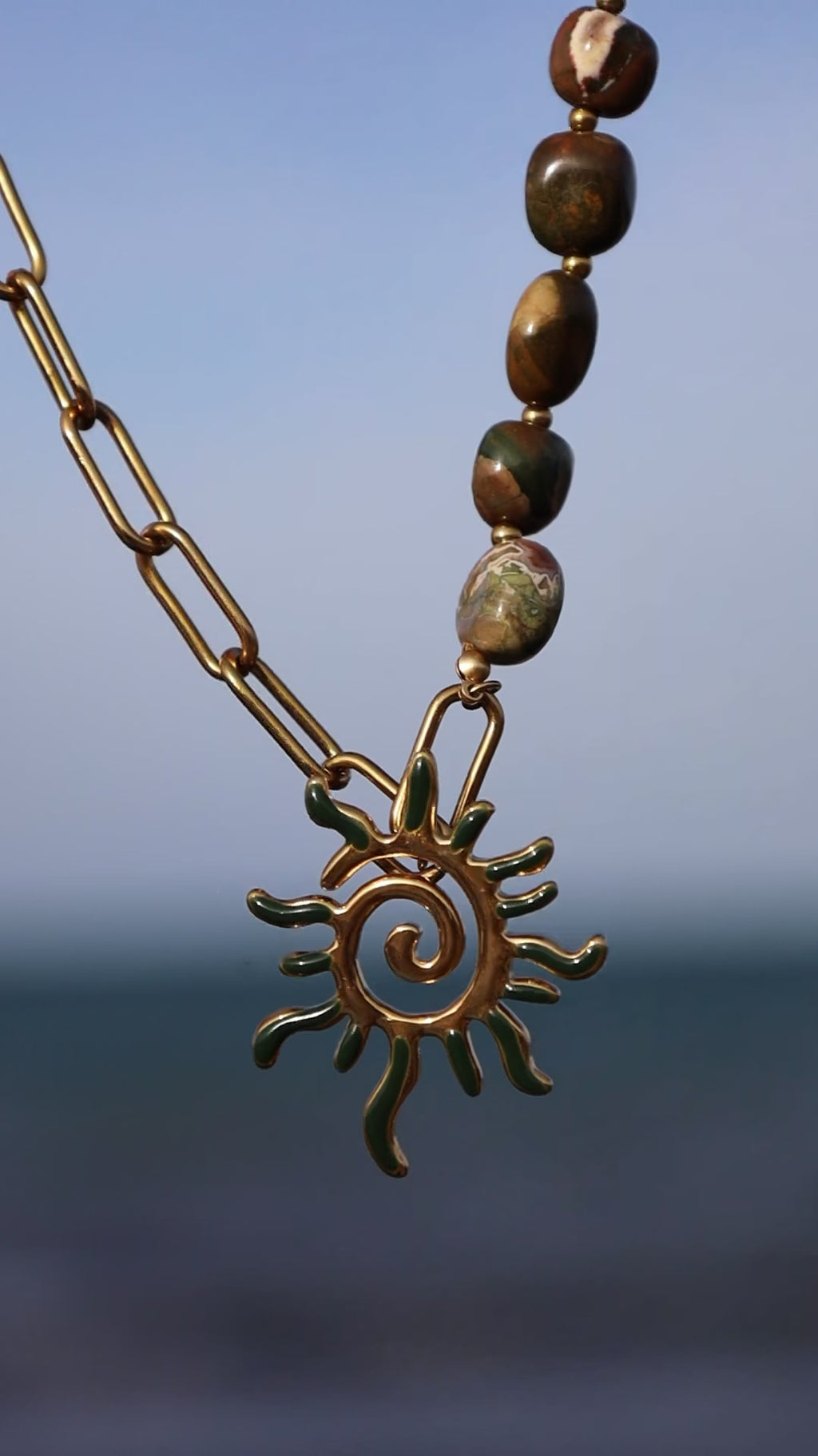 Collar Aura Solar.